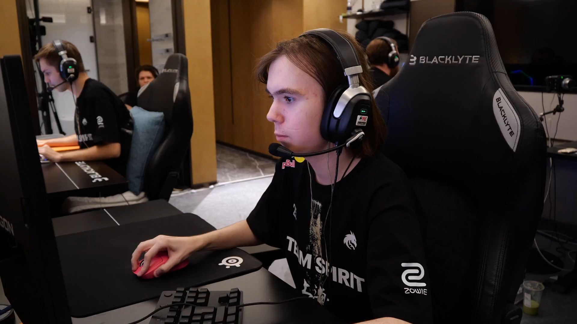 场比赛中交 场比赛中交