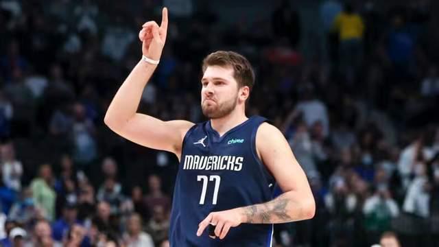 她的成功背 她的成功背