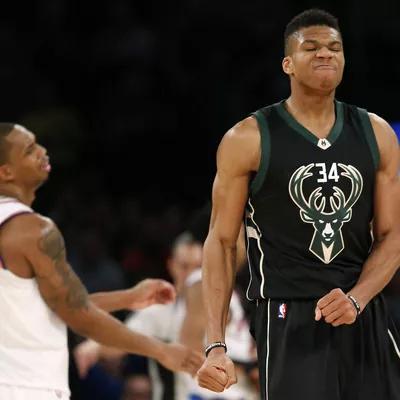 田径全国青少年运动会四川队夺得女子4X400米冠军